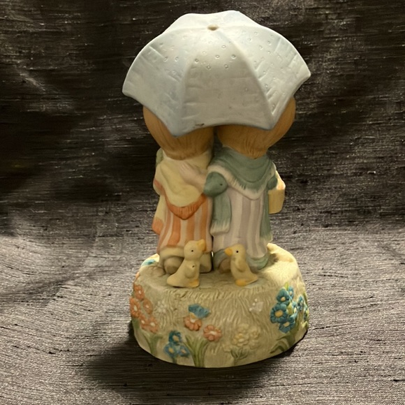 Precious Moments? Musical Figures, Singing In the rain - Picture 5 of 10